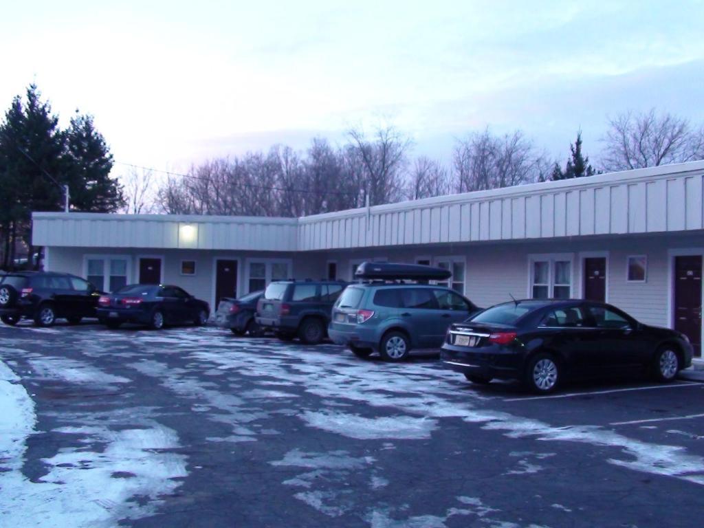 Highlander Inn Rutland Exterior photo