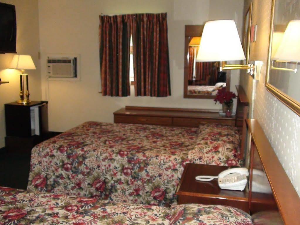Highlander Inn Rutland Exterior photo